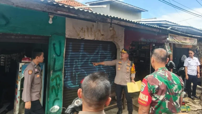 Mengungkap Jaringan Peredaran Obat Keras Ilegal Aparat Gabungan Segel Warung Di Parung Bogor